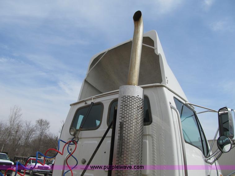 image for item AC9306 2005 Sterling AT9500 semi truck