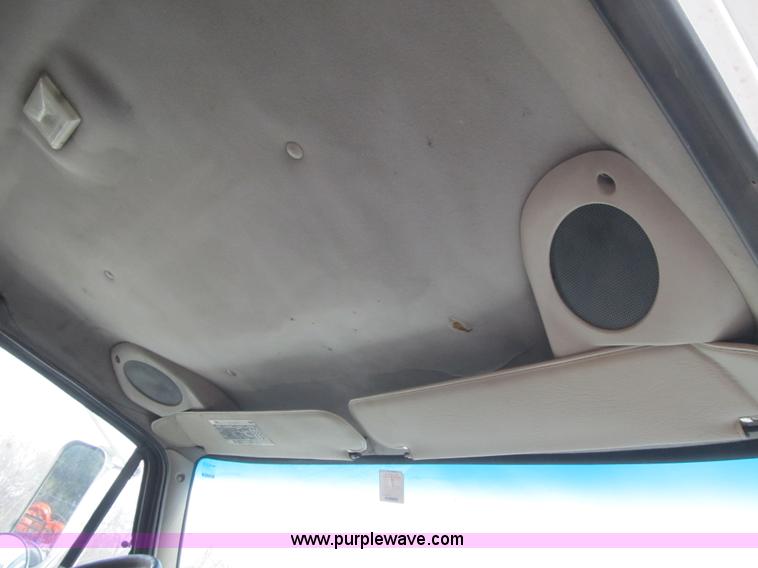 image for item AC9306 2005 Sterling AT9500 semi truck