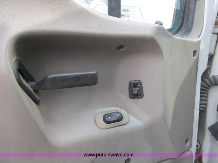 image for item AC9306 2005 Sterling AT9500 semi truck