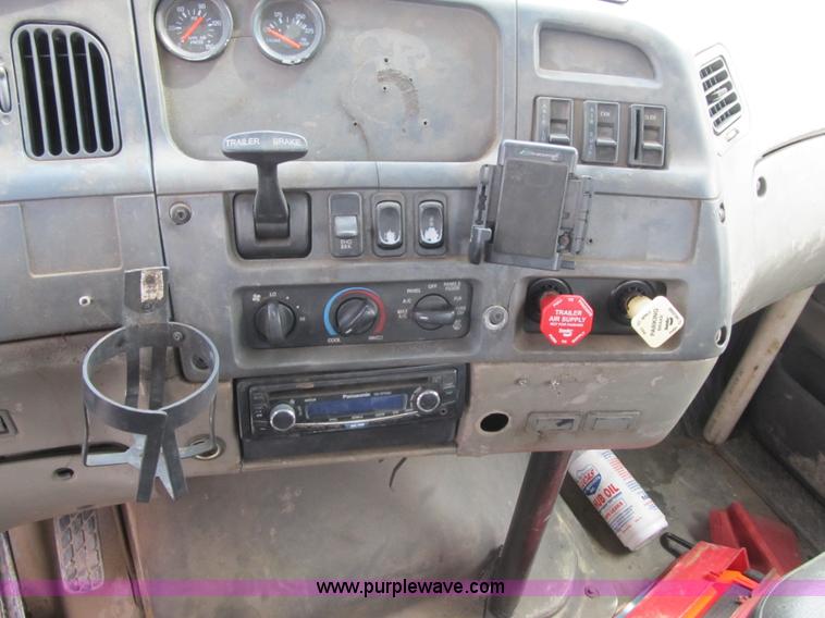 image for item AC9306 2005 Sterling AT9500 semi truck