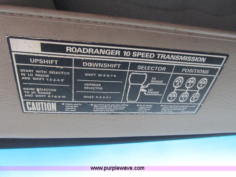 image for item AC9306 2005 Sterling AT9500 semi truck