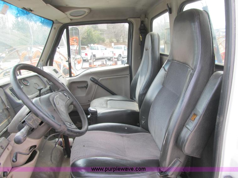 image for item AC9306 2005 Sterling AT9500 semi truck