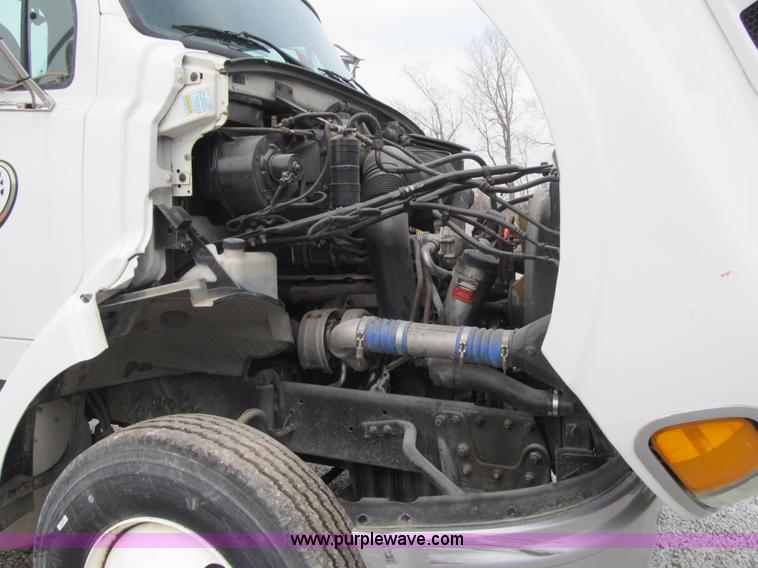 image for item AC9306 2005 Sterling AT9500 semi truck