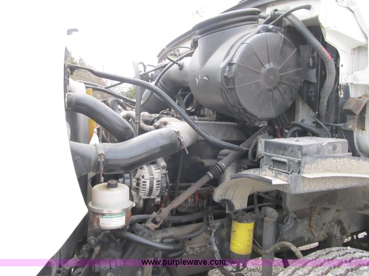 image for item AC9306 2005 Sterling AT9500 semi truck