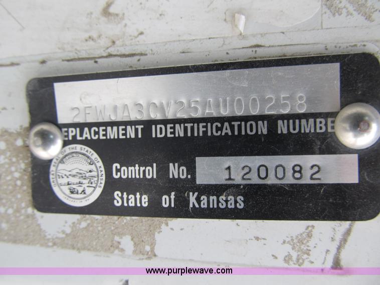 image for item AC9306 2005 Sterling AT9500 semi truck