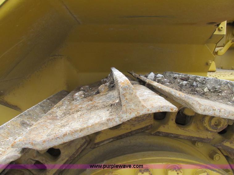 image for item AC9307 1997 Caterpillar D6M XL dozer