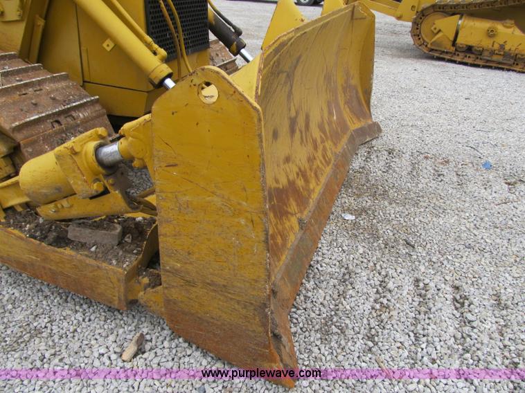 image for item AC9307 1997 Caterpillar D6M XL dozer