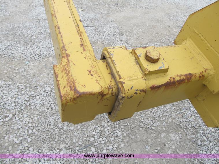 image for item AC9308 1988 Caterpillar D6H cable plow