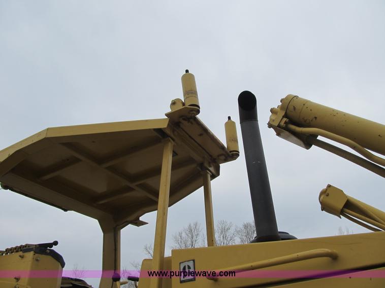 image for item AC9308 1988 Caterpillar D6H cable plow