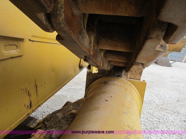 image for item AC9308 1988 Caterpillar D6H cable plow