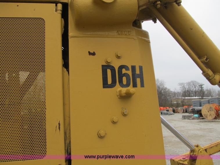 image for item AC9308 1988 Caterpillar D6H cable plow