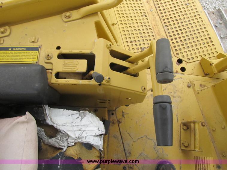 image for item AC9308 1988 Caterpillar D6H cable plow