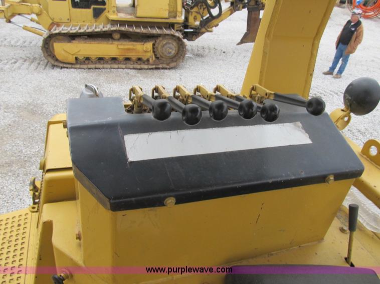 image for item AC9308 1988 Caterpillar D6H cable plow