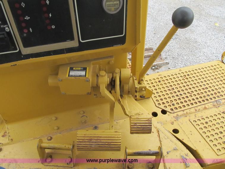 image for item AC9308 1988 Caterpillar D6H cable plow