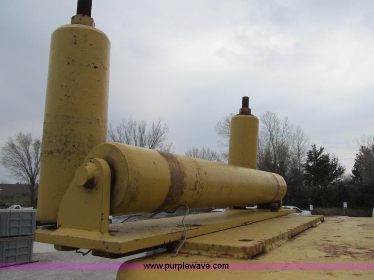 image for item AC9308 1988 Caterpillar D6H cable plow
