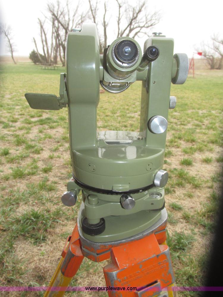 image for item AV9195 Wild T1 theadolite