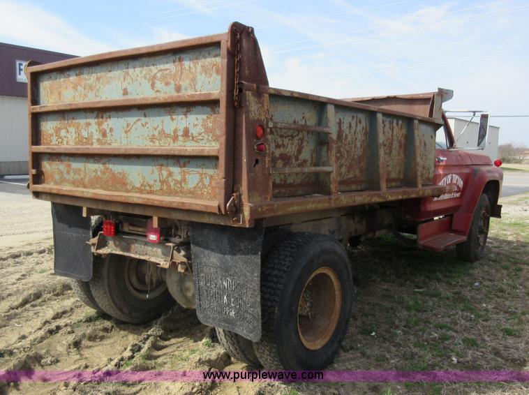 image for item AY9458 1975 Ford F750 dump truck
