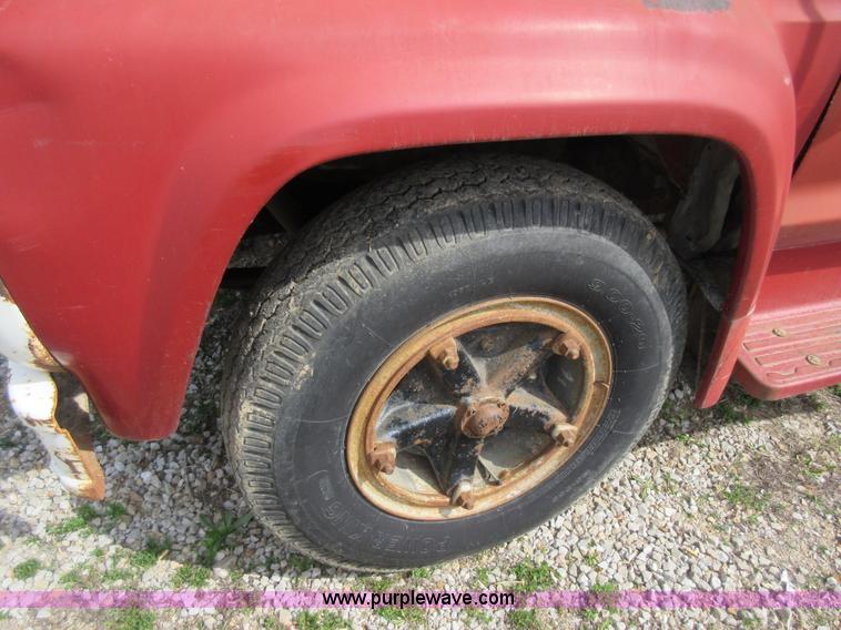 image for item AY9458 1975 Ford F750 dump truck