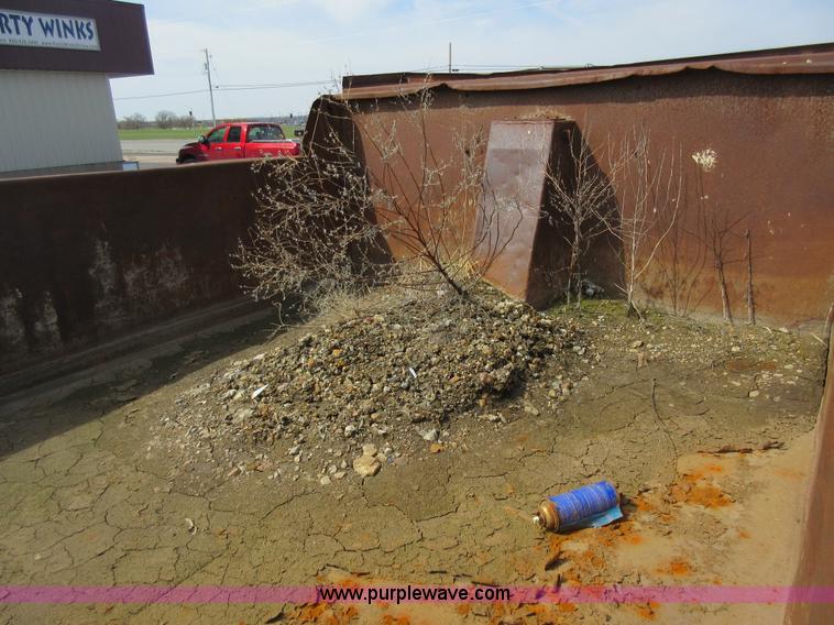 image for item AY9458 1975 Ford F750 dump truck