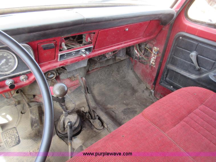 image for item AY9458 1975 Ford F750 dump truck