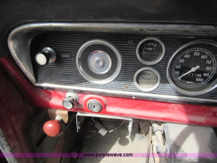 image for item AY9458 1975 Ford F750 dump truck