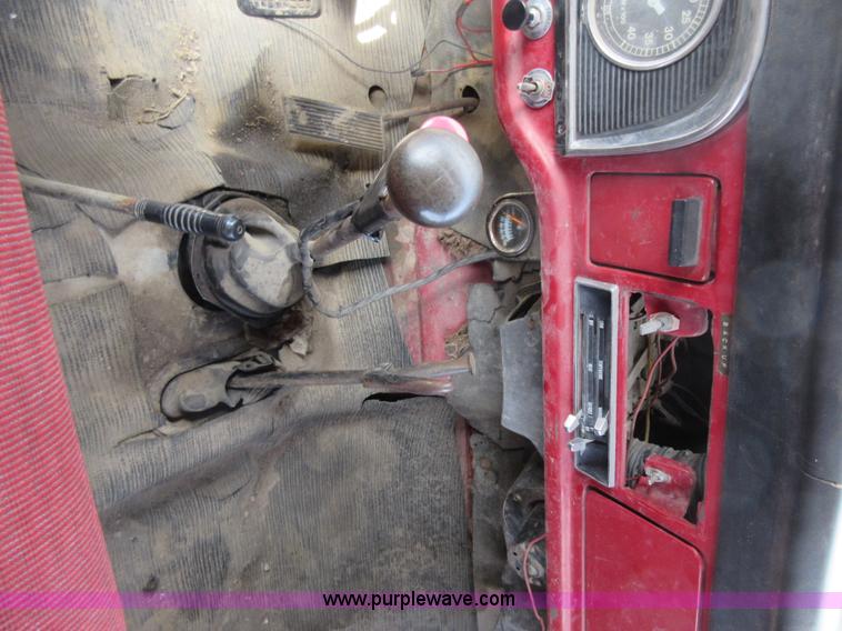 image for item AY9458 1975 Ford F750 dump truck