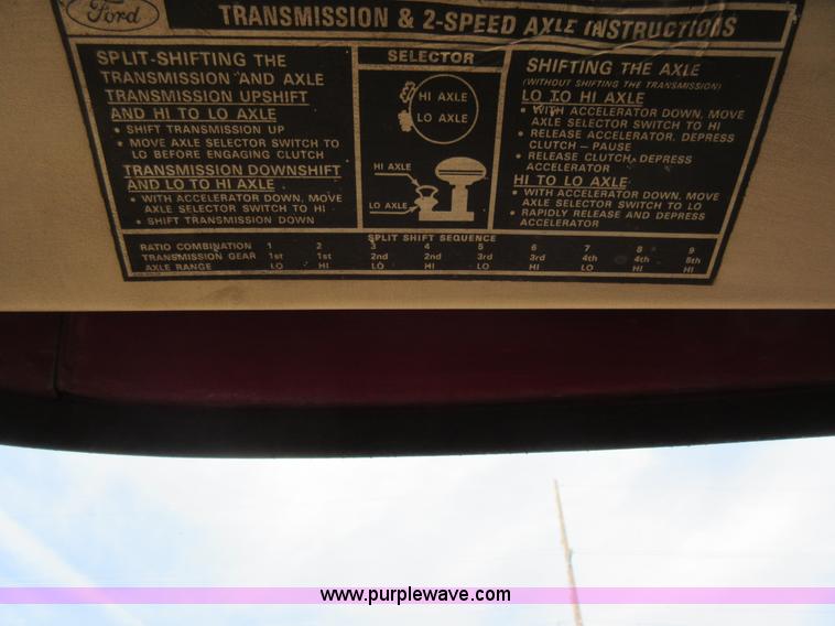 image for item AY9458 1975 Ford F750 dump truck