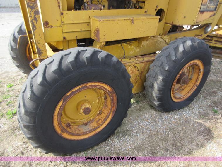 image for item AY9472 Wabco 440 motor grader