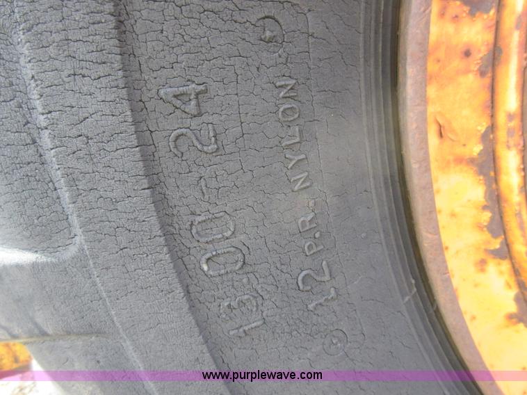 image for item AY9472 Wabco 440 motor grader