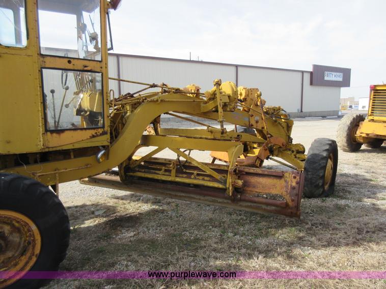 image for item AY9472 Wabco 440 motor grader