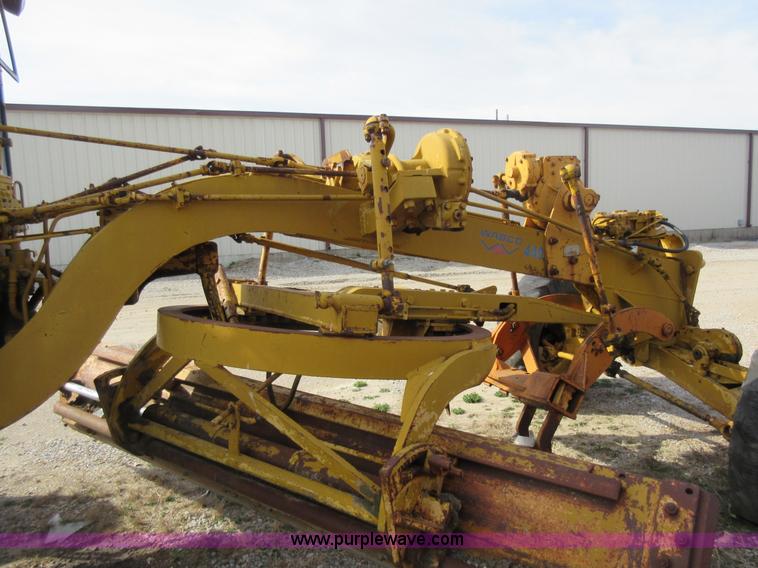 image for item AY9472 Wabco 440 motor grader
