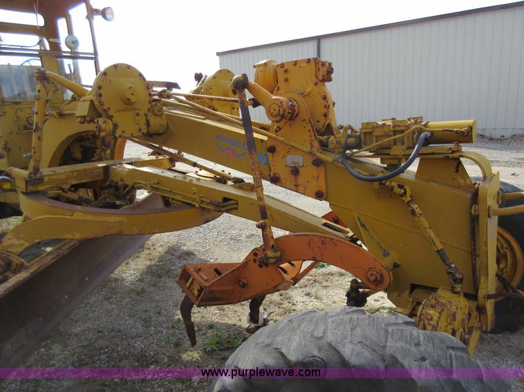 image for item AY9472 Wabco 440 motor grader