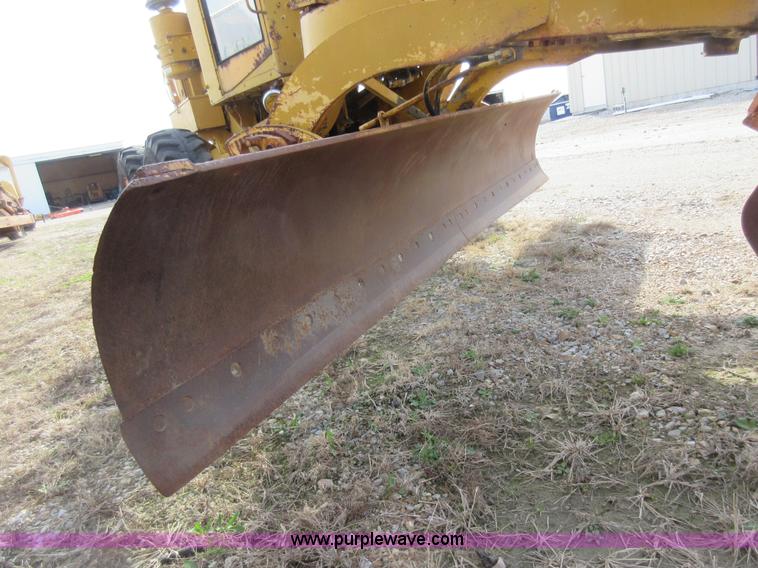 image for item AY9472 Wabco 440 motor grader