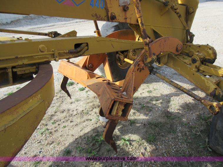 image for item AY9472 Wabco 440 motor grader