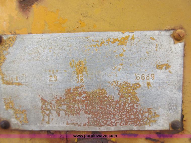 image for item AY9472 Wabco 440 motor grader