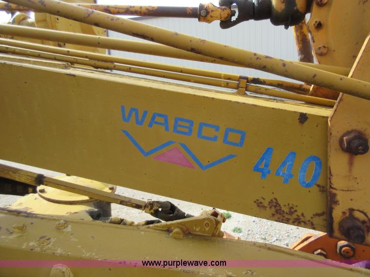 image for item AY9472 Wabco 440 motor grader