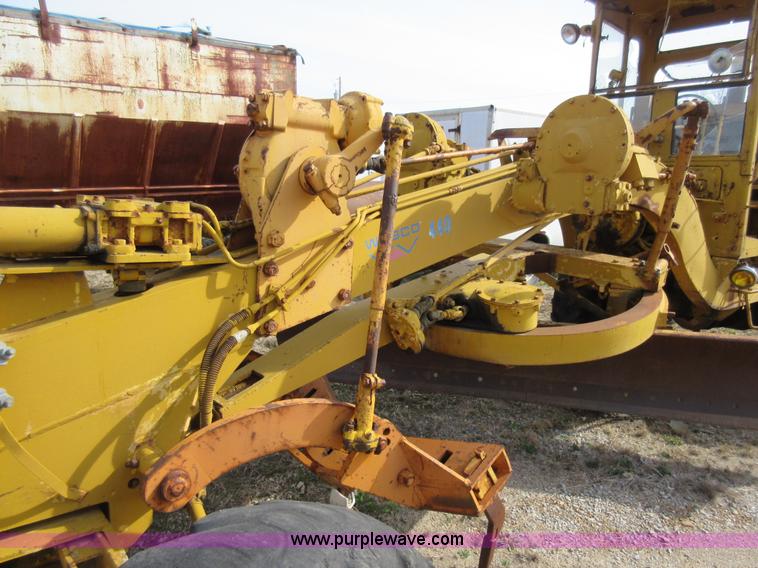 image for item AY9472 Wabco 440 motor grader