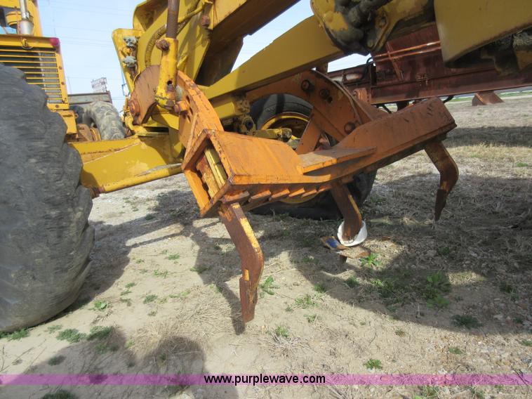 image for item AY9472 Wabco 440 motor grader