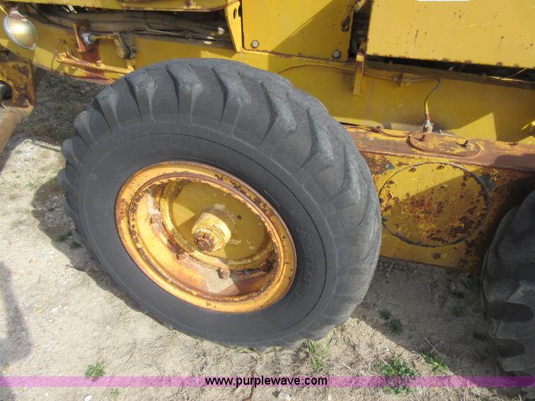 image for item AY9472 Wabco 440 motor grader