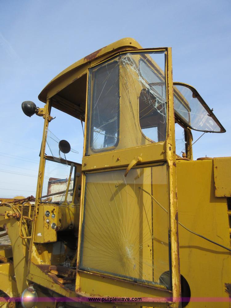 image for item AY9472 Wabco 440 motor grader