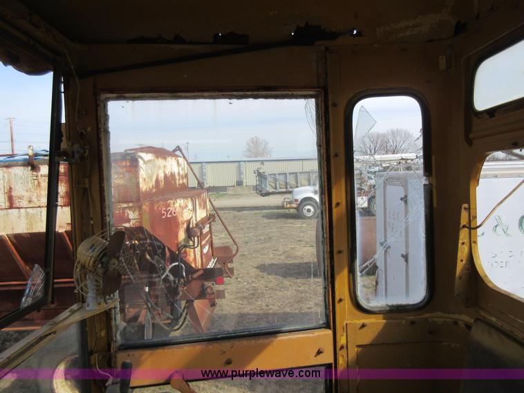 image for item AY9472 Wabco 440 motor grader