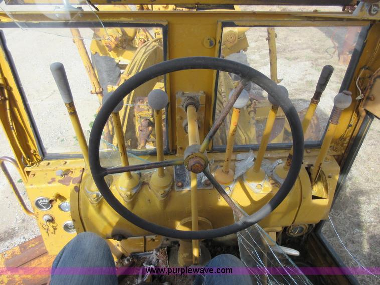 image for item AY9472 Wabco 440 motor grader