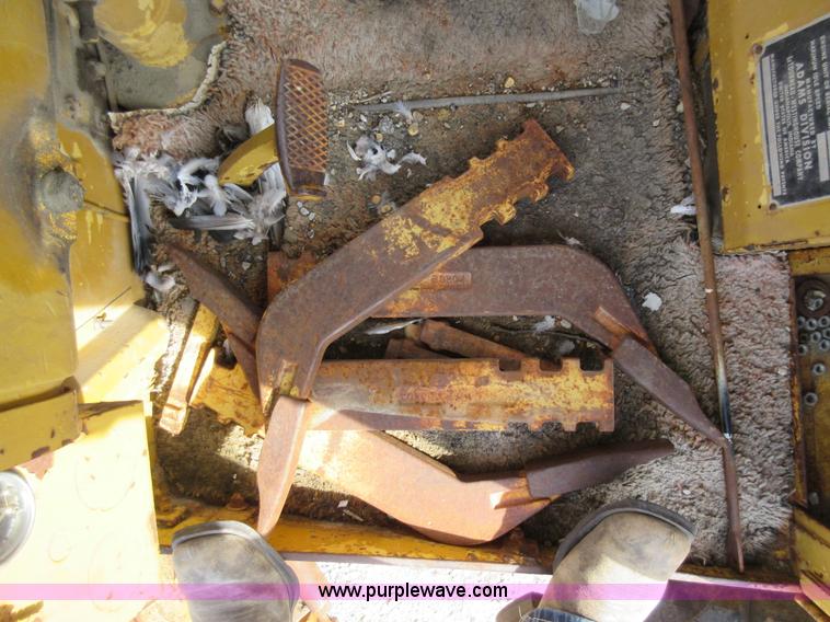 image for item AY9472 Wabco 440 motor grader