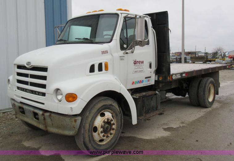 image for item AY9478 2002 Sterling L7500 flatbed truck