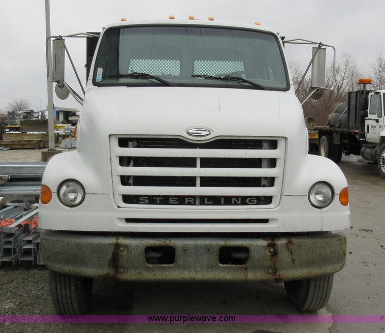 image for item AY9478 2002 Sterling L7500 flatbed truck