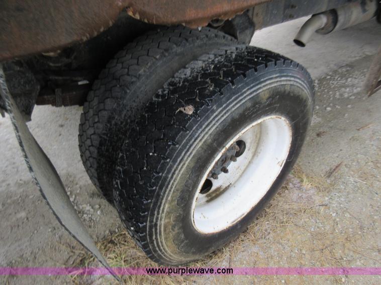 image for item AY9478 2002 Sterling L7500 flatbed truck