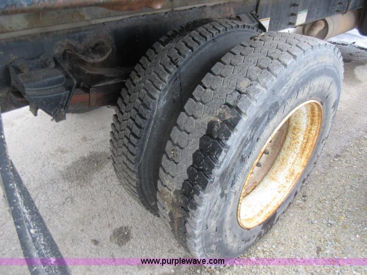 image for item AY9479 2001 Sterling M7500 Acterra flatbed truck