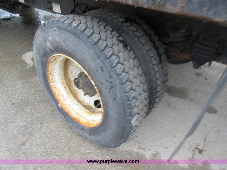 image for item AY9479 2001 Sterling M7500 Acterra flatbed truck