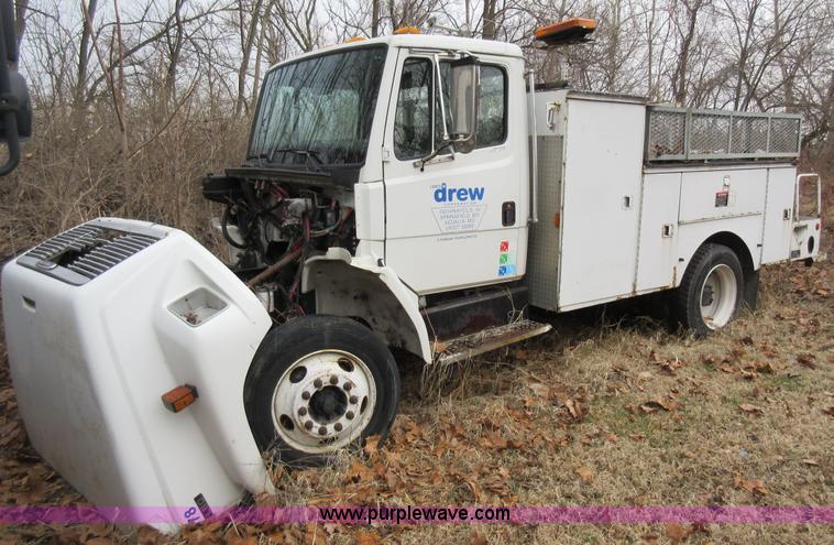 image for item AY9480 2002 Freightliner FL60 service truck