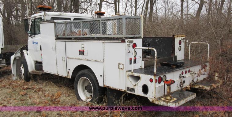 image for item AY9480 2002 Freightliner FL60 service truck